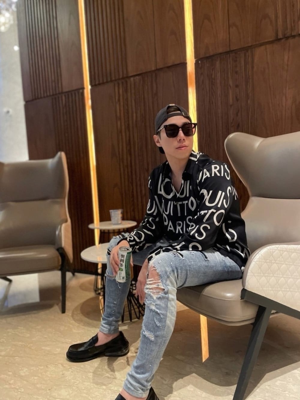 サングラスを使った「AMIRI」のメンズ人気ファッションコーディネート 