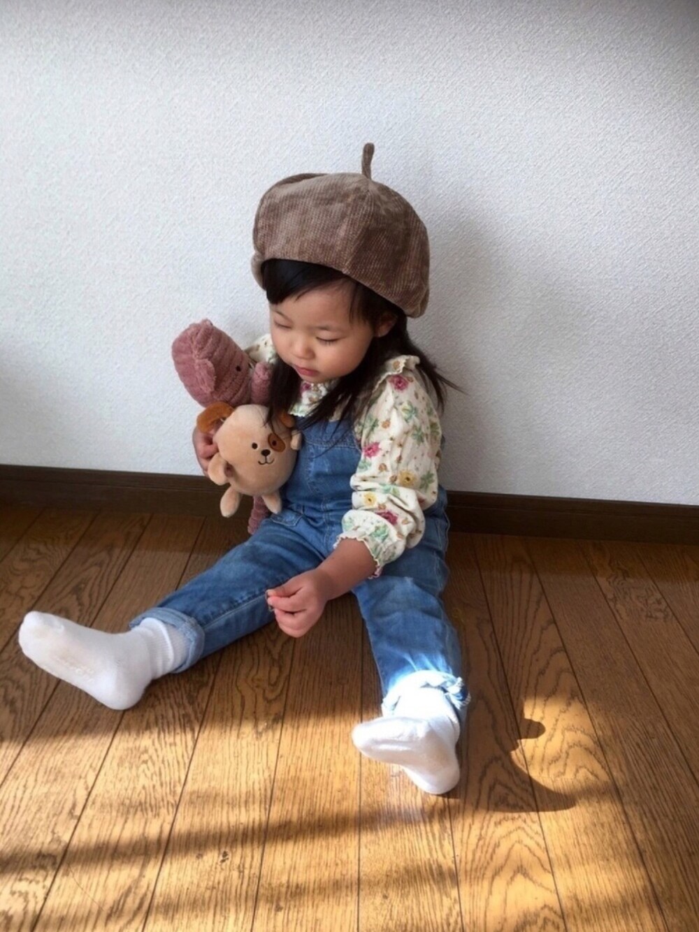 「秋サロペ2019きのこ派、サロペット、コーデュロイ、花柄、ベレー帽、ZARA、2歳、女の子、キッズコーデ、おしゃれさんと繋がりたい」｜「Birthdayのアイテム（その他トップス、その他）」を使った、Tommy☆さん（キッズ・80cm）の秋コーディネートの1枚目の写真