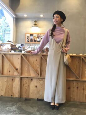 「アイテム（つなぎ/オールインワン、ベージュ系）」を使った、阿久津ゆりえさん（レディース・167cm）の春コーディネート