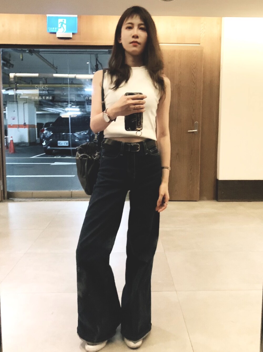 「ootd、夏、休閒、牛仔褲、converse」｜「ZARA WOMANのアイテム（デニムパンツ、ブルー系）」を使った、LCさん（レディース・158cm）の夏コーディネートの1枚目の写真