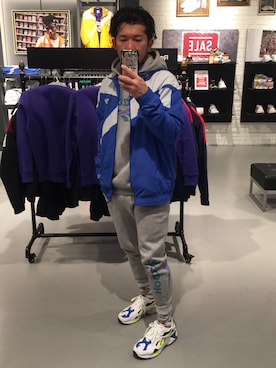 「スタッフコーデ」｜「アイテム（ナイロンジャケット）」を使った、シャーマンキングさん（メンズ・175cm）の冬コーディネート