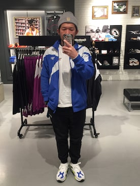 「スタッフコーデ」｜「アイテム（ナイロンジャケット）」を使った、シャーマンキングさん（メンズ・175cm）の春コーディネート