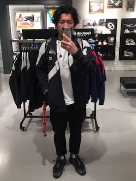 「スタッフコーデ」｜「アイテム（ナイロンジャケット）」を使った、シャーマンキングさん（メンズ・175cm）の春コーディネート