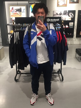 「スタッフコーデ」｜「アイテム（ナイロンジャケット）」を使った、シャーマンキングさん（メンズ・175cm）の春コーディネート