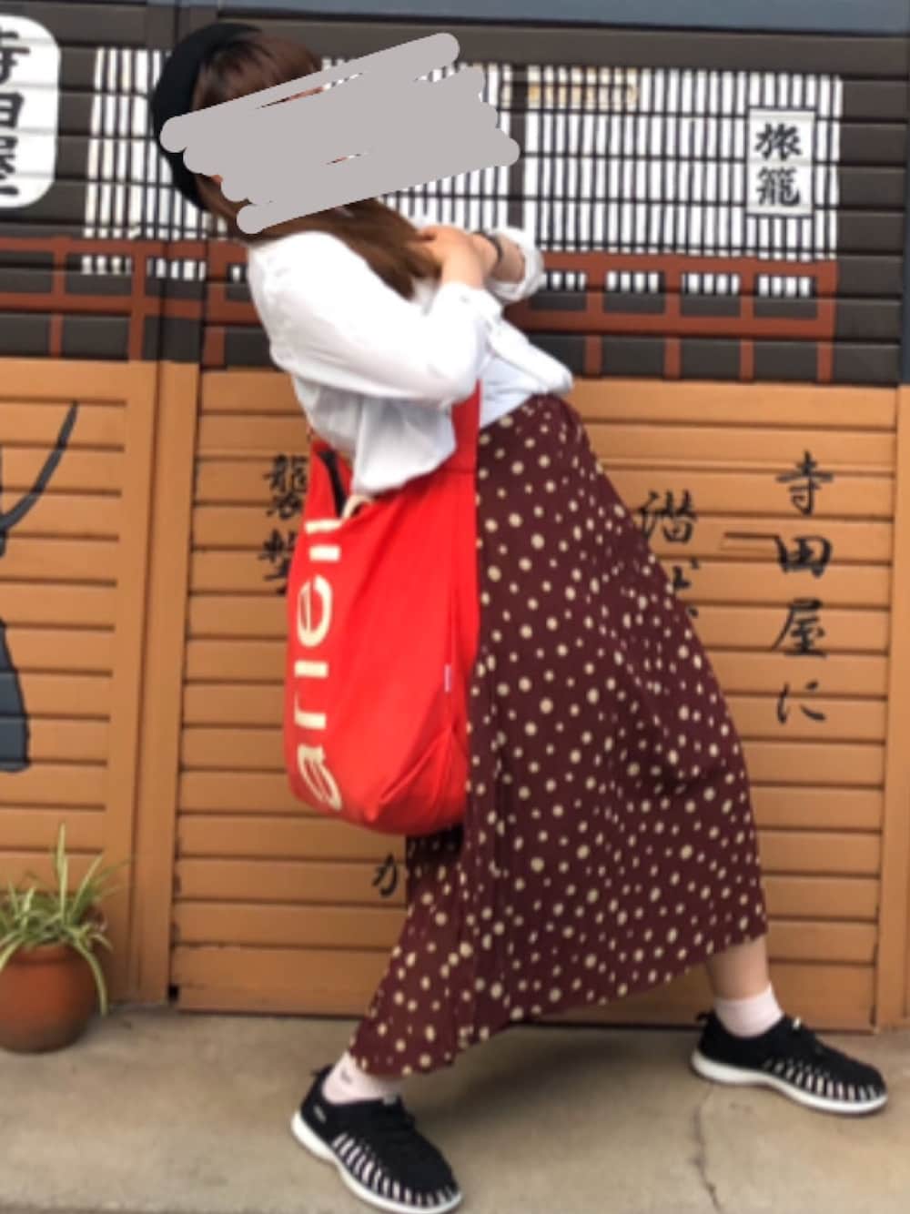 「Anello」｜「anelloのanello/アネロ/LogoPrint 2WayToteBag 《AU-S0061》（トートバッグ、レッド系）」を使った、🌝さん（レディース・161cm）の春コーディネートの1枚目の写真