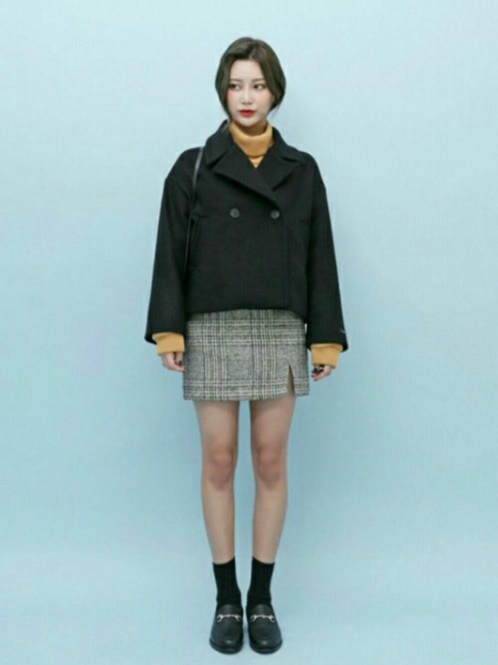 「luvluvme、ラブラブミー、韓国ファッション、韓国ブランド、オルチャンファッション、コート、ショート丈、ウールコート、冬」｜「luvluvmeのアイテム（チェスターコート、ブラック系）」を使った、luvluvme.jpさん（レディース・163cm）の冬コーディネートの1枚目の写真