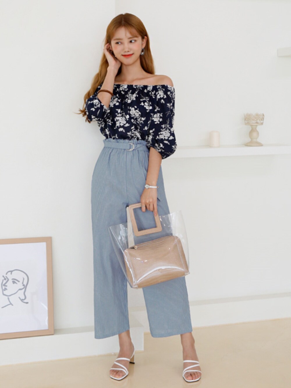 「シンプル、ストライプ、大人カジュアル、ワイドパンツ、きれいめカジュアル、パンツスタイル、ootd、韓国ブランド、韓国ファッション、dailylook」｜「ストライプベルトP（その他パンツ、ブルー系）」を使った、luvluvme.jpさん（レディース・165cm）の夏コーディネートの1枚目の写真