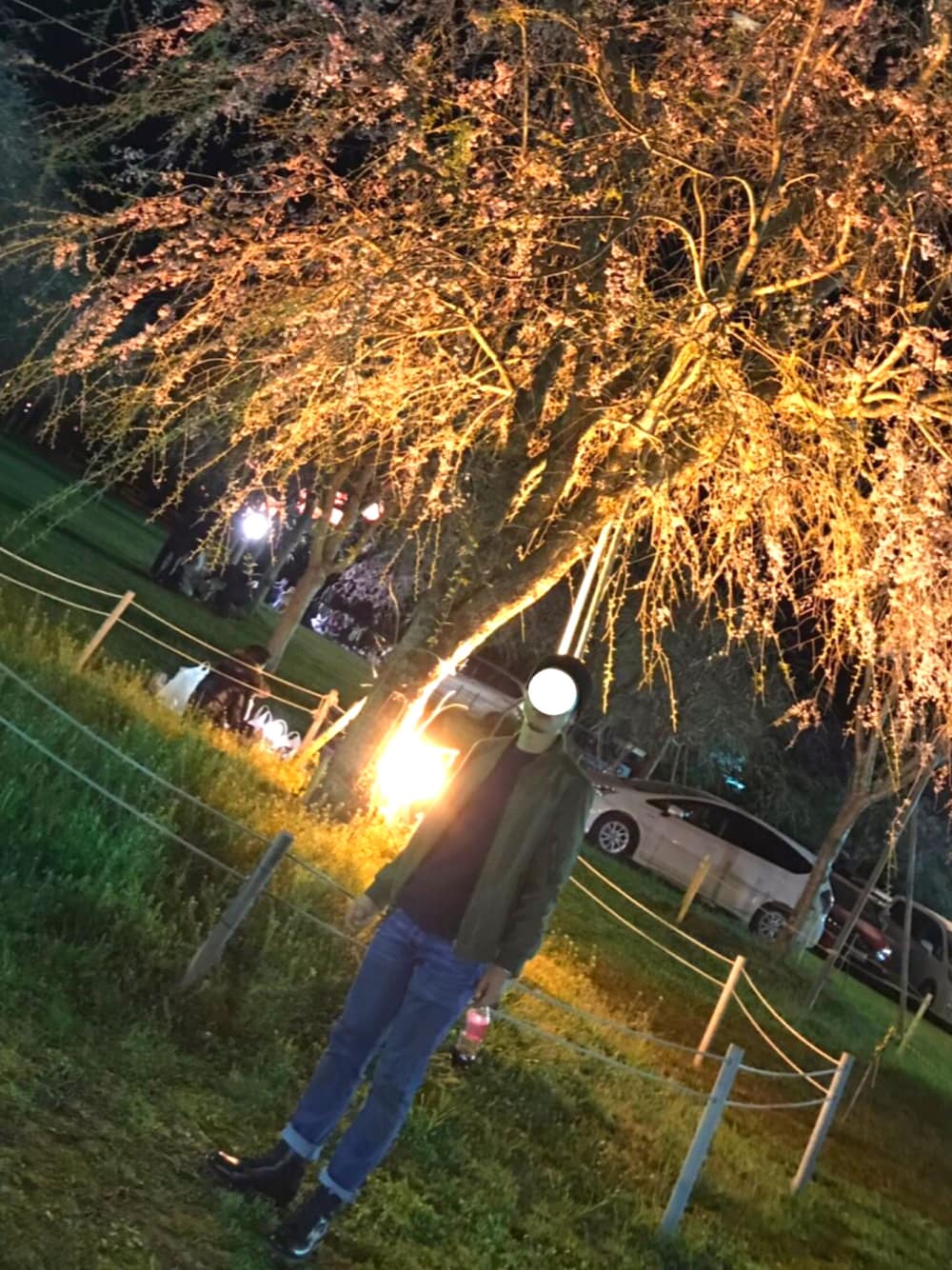 「花見、アメカジ、RED WING」｜「桜のアイテム（その他、ピンク系）」を使った、4'sさん（メンズ・173cm）の春コーディネートの1枚目の写真
