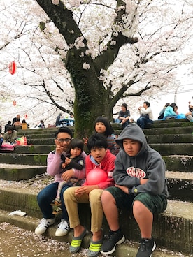 「コナートのアイテム（パーカー、グレー系）」を使った、Big Daddy Poohさん（メンズ・165cm）の春コーディネート