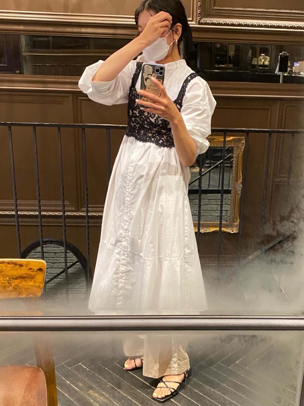 「GU、ZARA、ママコーデ、梅雨、バンドカラーシャツ、ベージュ、ベージュコーデ」｜「GUのアイテム（シャツワンピース、ホワイト系）」を使った、(n)さん（レディース・166cm）の夏コーディネートの1枚目の写真