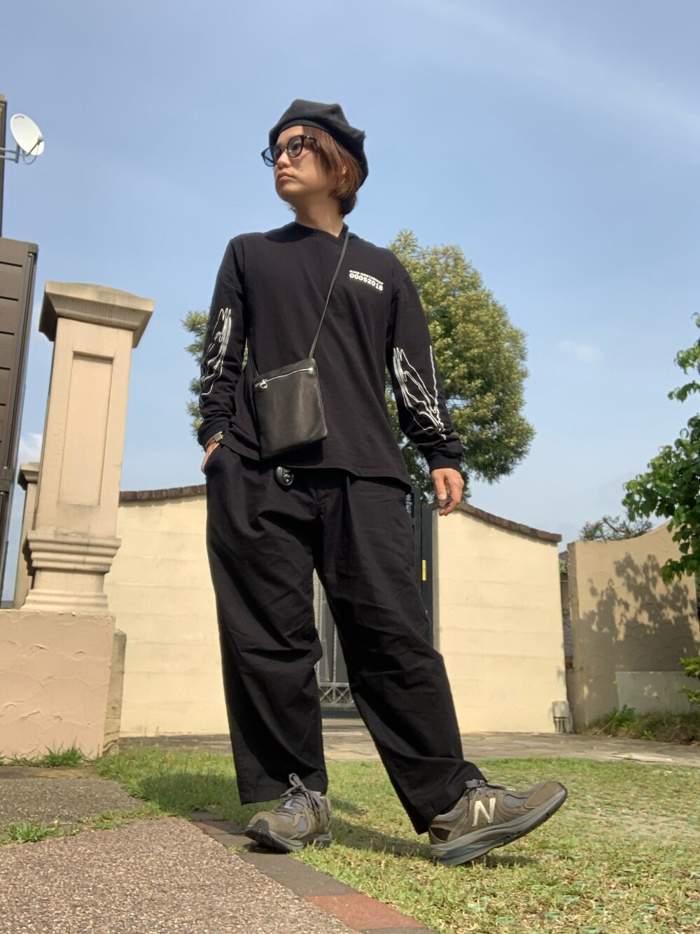「キココスタディノフ、kiko kostadinov、ニューバランス2040、ヨウジヤマモトプールオム、ワイズ、Aeta、ゆるコーデ、ビックシルエット、スニーカーコーデ」｜「KIKO KOSTADINOVのアイテム（Tシャツ/カットソー、ブラック系）」を使った、moto miniさん（メンズ・171cm）の春コーディネートの1枚目の写真