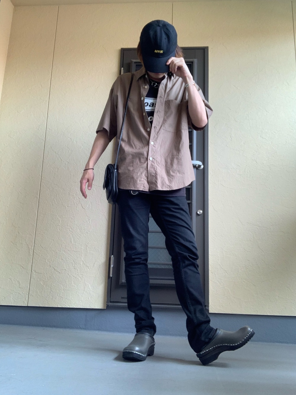 「AURALEE2019ss、AURALEE、Aeta、minedenim、NEEDLES、サボサンダル、affix、キャップコーデ、アダムエロペ、oasis」｜「AURALEEのアイテム（シャツ/ブラウス、ベージュ系）」を使った、moto miniさん（メンズ・171cm）の夏コーディネートの1枚目の写真