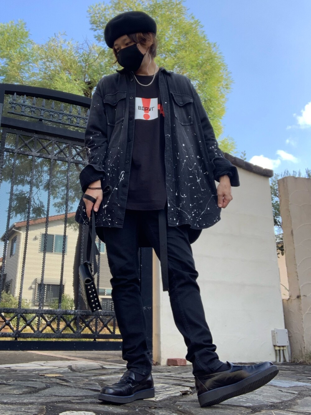 「秋コーデ、minedenim、マインデニム、ペンキ加工、シャツジャケット、gosharubchinskiy、CA4LA、factotum、ローファー、ストリートMIX」｜「MINEDENIMのアイテム（シャツ/ブラウス、グレー系）」を使った、moto miniさん（メンズ・171cm）の秋コーディネートの1枚目の写真