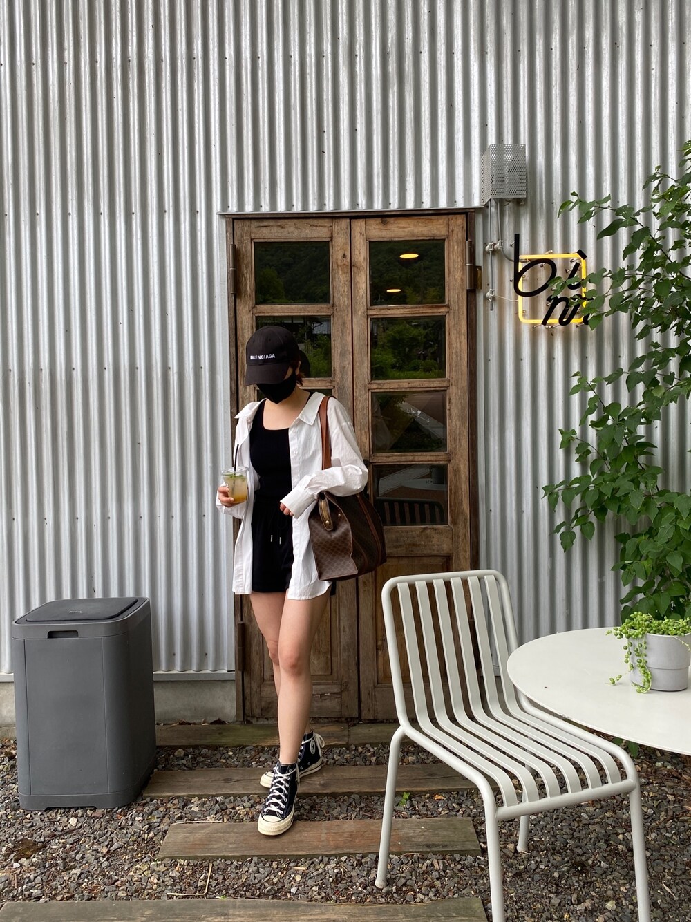 「お洒落さんとつながりたい、シンプルコーデ、今日のコーデ、ootd」｜「MURUAのアイテム（シャツ/ブラウス、ホワイト系）」を使った、quuuuma05さん（レディース・155cm）の夏コーディネートの1枚目の写真