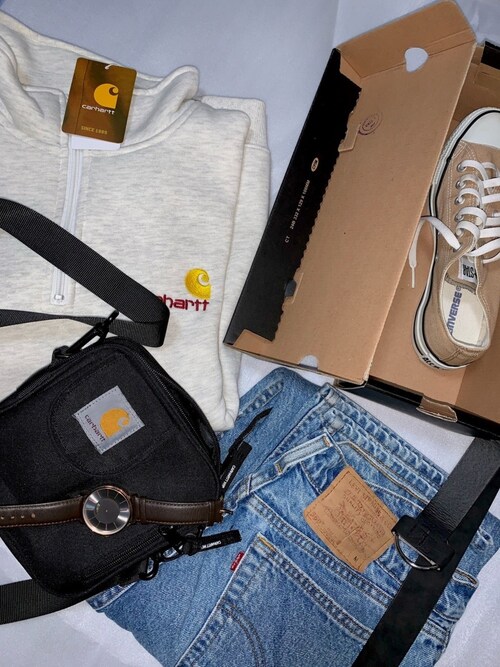 さとちん 置き画 Carharttのスウェットを使ったコーディネート Wear