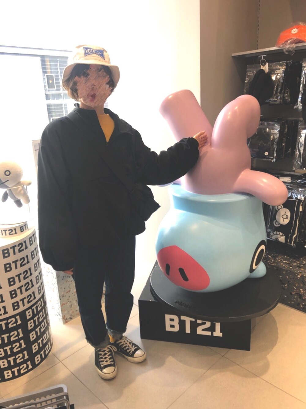 「原宿、ストリート、大学生」｜「rivet & surgeのアイテム（ジャケット/アウター、ブラック系）」を使った、NAOさん（レディース・149cm）の秋コーディネートの1枚目の写真