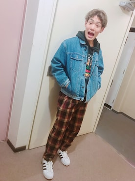 「グラニフ」｜「アイテム（デニムジャケット）」を使った、ゆうきさん（メンズ・166cm）の秋コーディネート