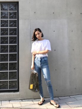 ビーチサンダルを使った スキニーデニム のレディース人気ファッションコーディネート ユーザー Wearista Wear