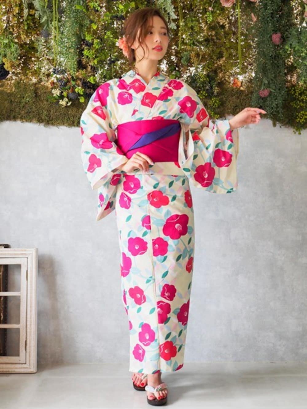 「ホワイト、花柄、summer、ヘアアレンジ、休日スタイル、浴衣、モダン、休日コーデ、夏コーデ、オトナカジュアル」｜「FLAG by ALEXIA STAMの浴衣（浴衣、ホワイト系）」を使った、アンココンさん（レディース・160cm）の夏コーディネートの1枚目の写真