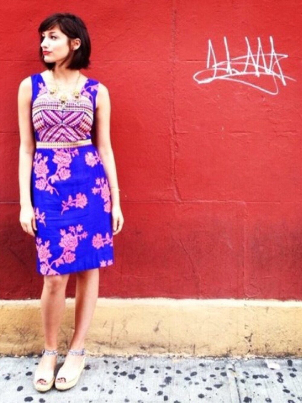 「AnthroStyle、contest、outfit、dress、LOVE、Anthropologie、colorful」｜「Anthropologieのアイテム（ドレス、ブルー系）」を使った、Jen Jacobさん（レディース・170cm）の春コーディネートの1枚目の写真