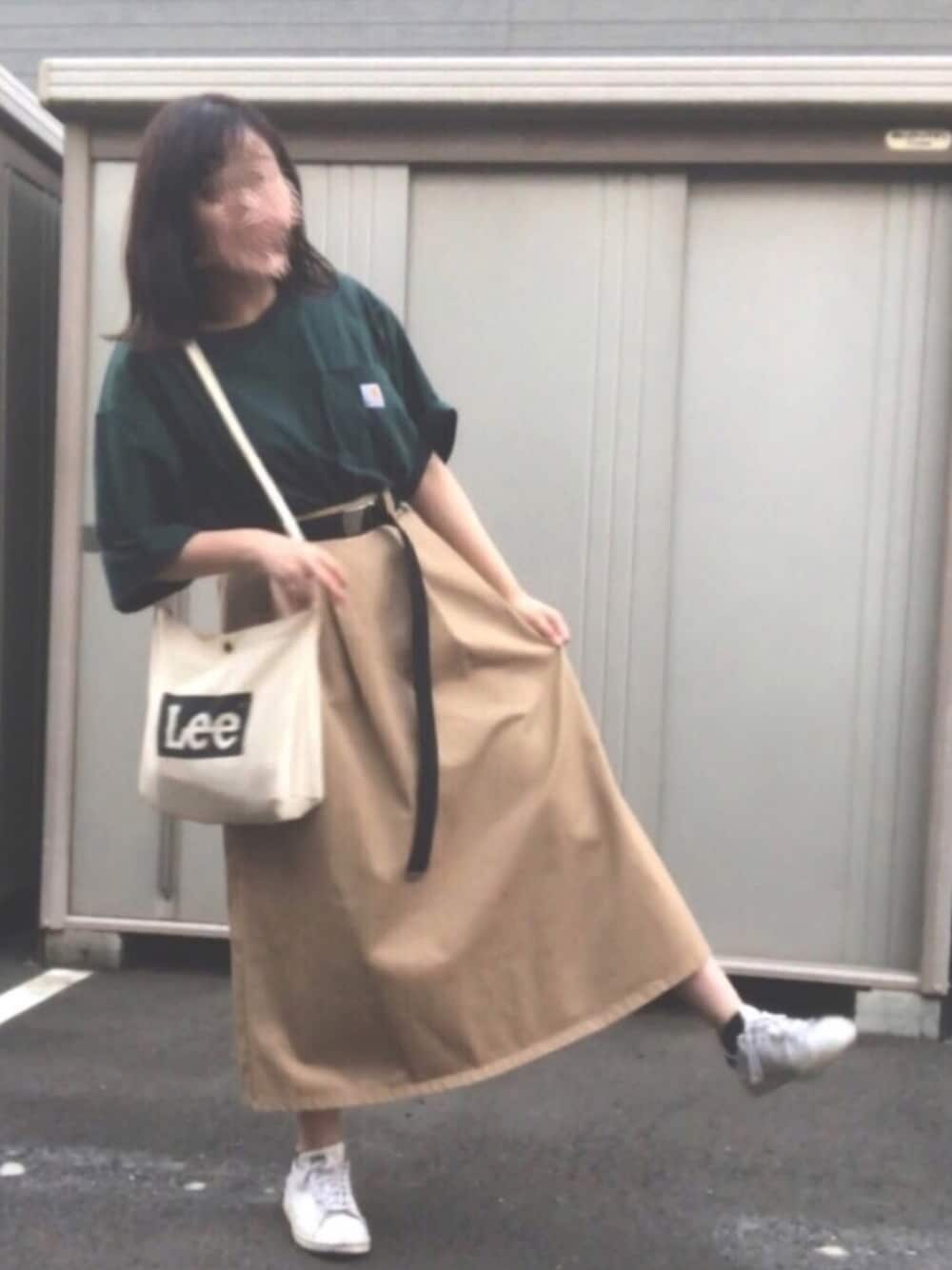 「carhartt、カーハート、チノスカート、Tシャツ、相互フォロー、いいね、save、フォローお願いします🤑、オーバーサイズ、アースカラー、古着MIX、GU」｜「GUのアイテム（スカート、ベージュ系）」を使った、maimiさん（レディース・164cm）の夏コーディネートの1枚目の写真