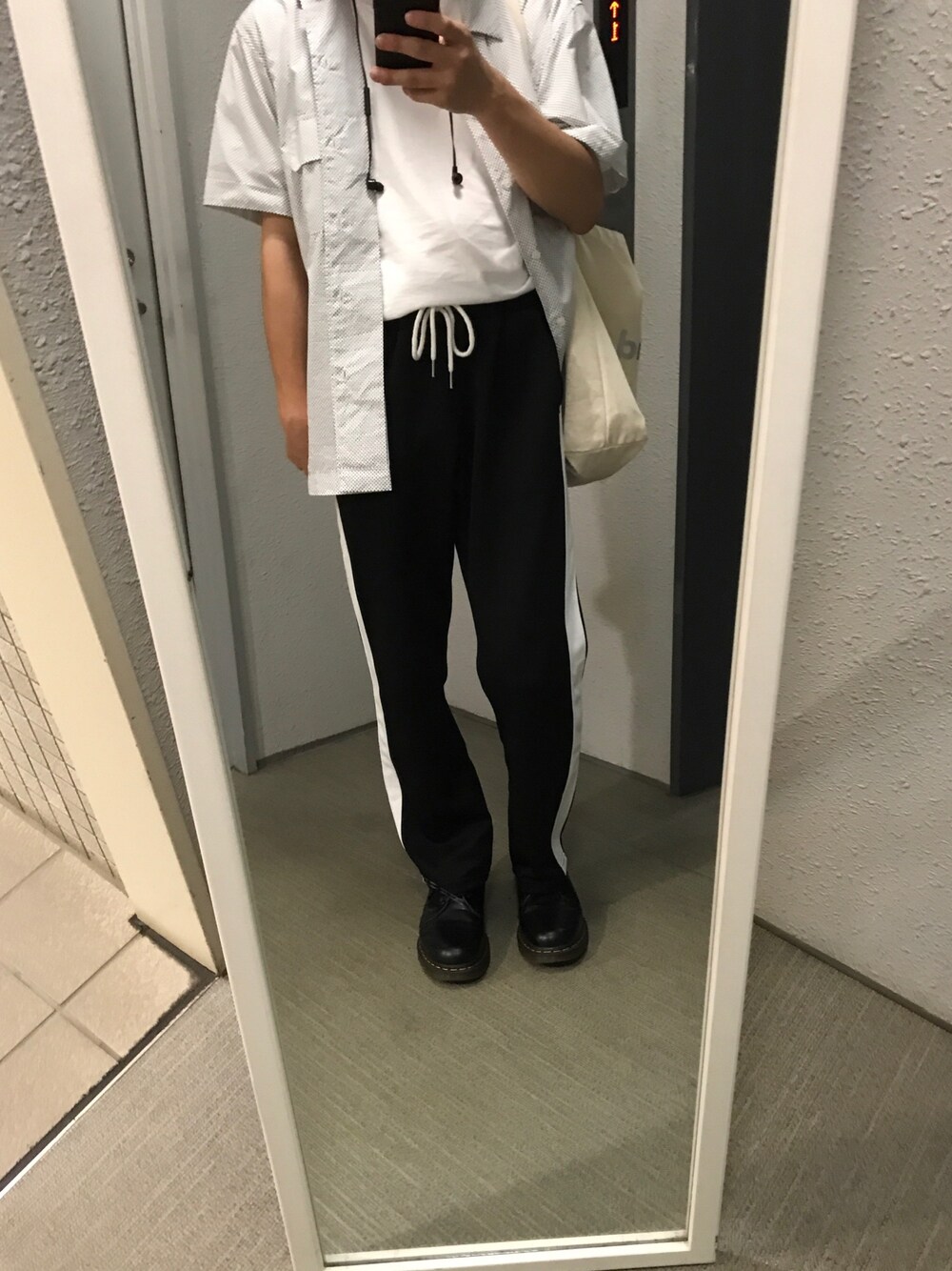 ともきさんの「○HANES / T-SHIRTS Japan Fit ジャパンフィット（2枚組）クルーネックTシャツ（HANES）」を使ったコーディネート
