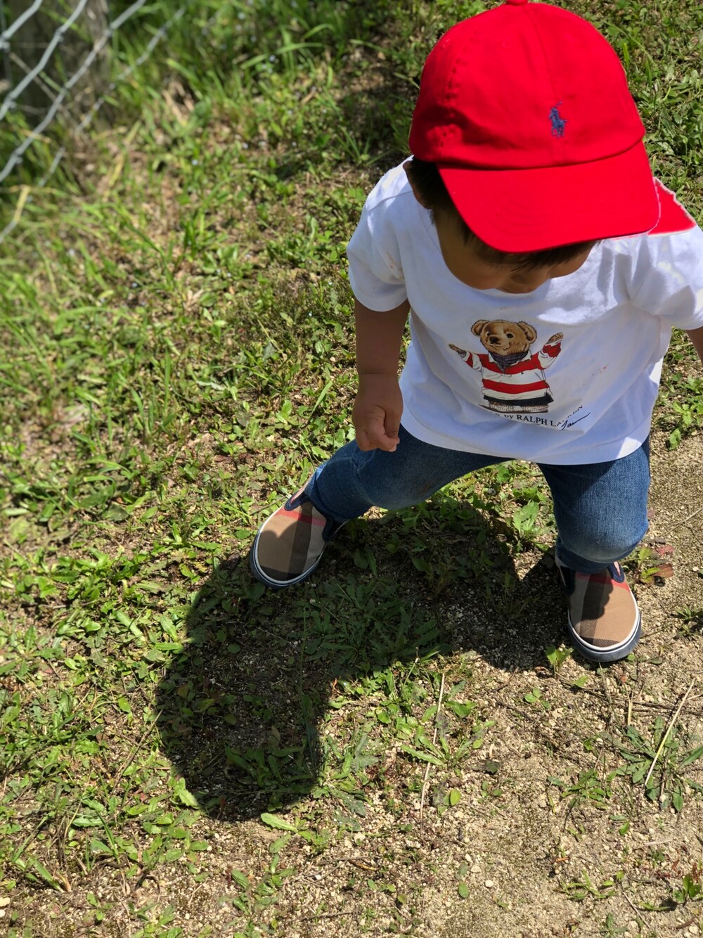 「夏コーデ、キッズファッション、おとこのこ、キャップ、シンプル、デニム、夏だ！Tシャツ着よう！、2歳、Polo Ralph Lauren、バーバリー」｜「POLO RALPH LAURENのアイテム（キャップ、レッド系）」を使った、fuu__tooさん（キッズ・74cm）の夏コーディネートの1枚目の写真