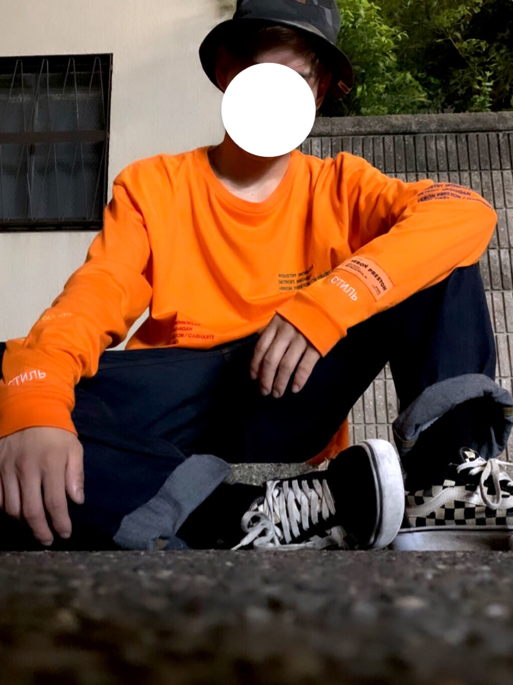 「秋コーデ、ストリート、ストリート系、スケータースタイル、GU、おしゃれさんと繋がりたい、相互フォロー」｜「HERON PRESTONのアイテム（Tシャツ/カットソー、オレンジ系）」を使った、Rskさん（メンズ・171cm）の秋コーディネートの1枚目の写真