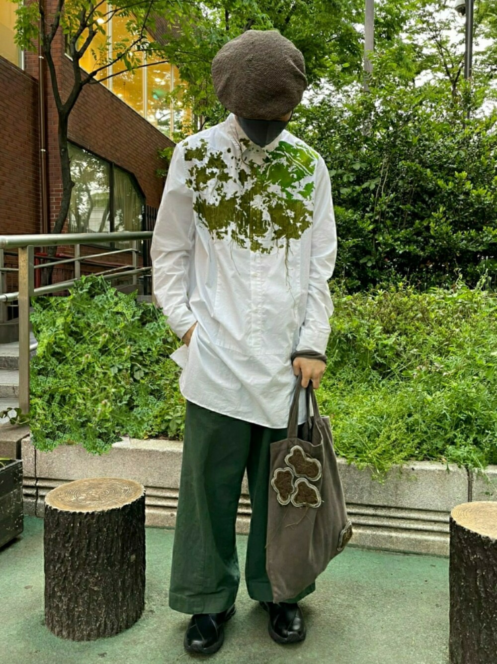 「amachi.のアイテム（トップス、ホワイト系）」を使った、TTR's closetさん（メンズ・175cm）の春コーディネートの1枚目の写真