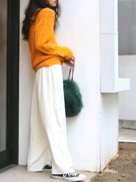 「黄色×白」｜知久友里恵さん（レディース・164cm）の秋コーディネート