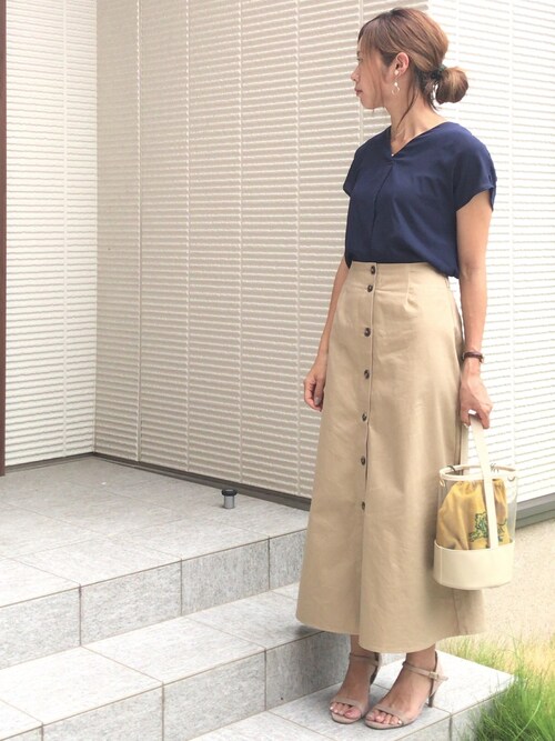 夏 ベージュコーデ