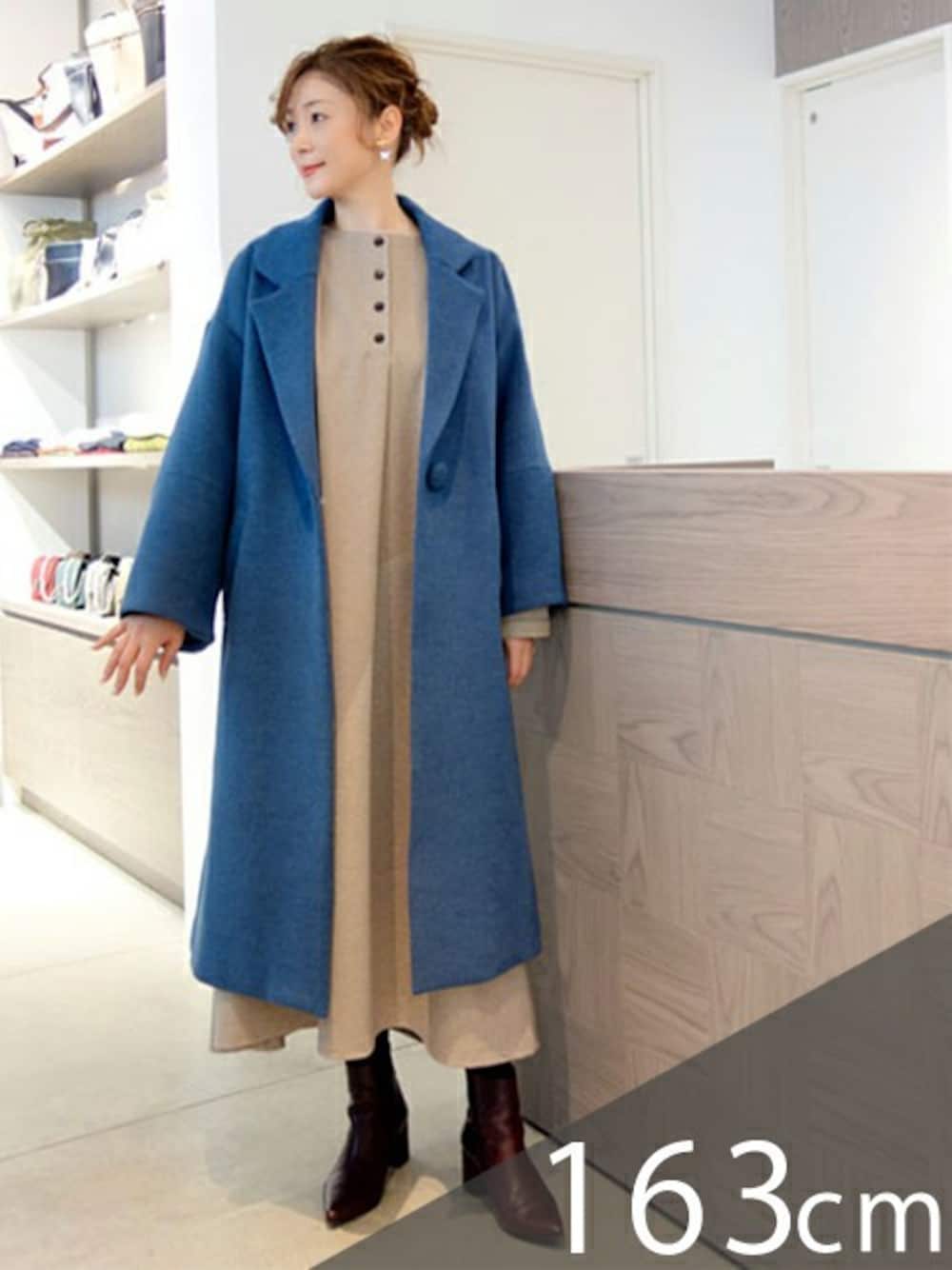 「コート、ワンピース、ブルー、Aライン、春、春コーデ、ブルーコーデ、ワンピーススタイル、Aラインワンピース、スタイルデリ」｜「STYLE DELIのオーバーシルエットコート（ダウンジャケット/コート、ブルー系）」を使った、STYELEDELIさん（レディース・163cm）の冬コーディネートの1枚目の写真