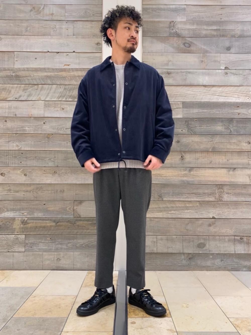 「RECOMMEND  ITEM STYLING」｜「Thinglessの＜Thingless＞ 1P PT/パンツ -MADE IN JAPAN-（その他パンツ、グレー系）」を使った、TEI YUTAさん（メンズ・176cm）の秋コーディネートの1枚目の写真