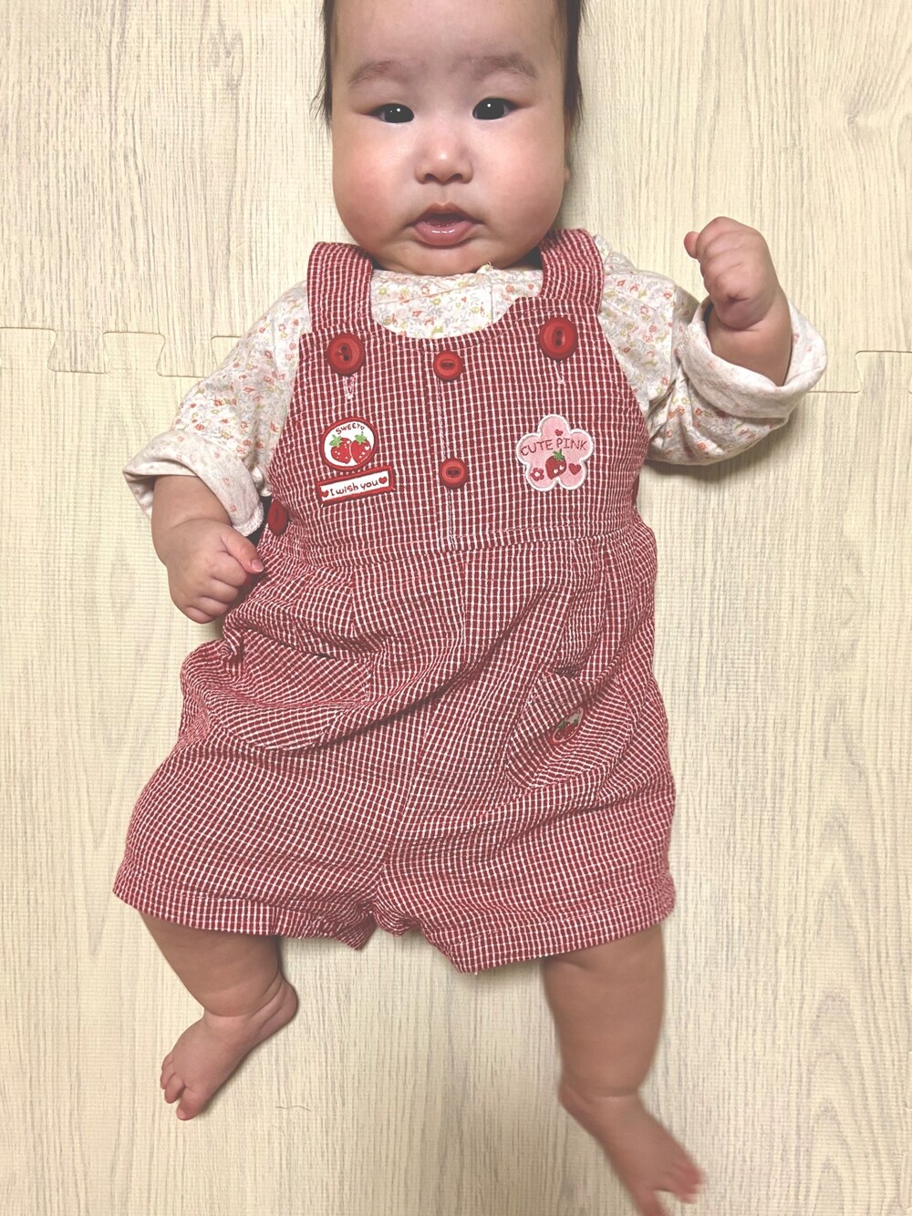 「キッズコーデ、秋のコーデ、女の子、女の子コーデ、ベビーコーデ、ベビー、キッズファッション、キッズ」｜「GAPのアイテム（ロンパース、ホワイト系）」を使った、イケメンりんか丸さん（キッズ・70cm）の秋コーディネートの1枚目の写真