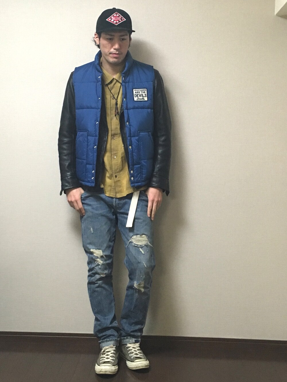 COOTIE PRODUCTIONSのダウンベストを使った人気ファッション