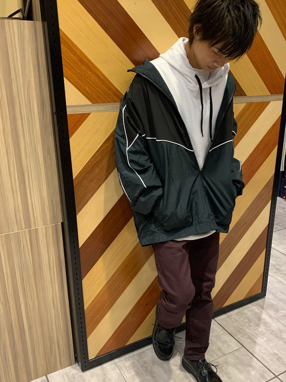 「おしゃれさんと繋がりたい、シンプルコーデ、低身長、春、いいね、save、フォローお願いします🤑、はるコーデ、ナイロンジャケット、KAPPA、キレイめ、フォローミー」｜「Kappaのアイテム（ナイロンジャケット、グリーン系）」を使った、poticodeさん（メンズ・167cm）の冬コーディネートの1枚目の写真