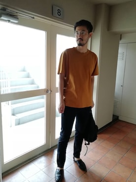 「UNIQLO（ユニクロ）のストレッチスキニーフィットテーパードジーンズ（デニム）（デニムパンツ）」を使った、アーリーファッション【公式】さん（メンズ・188cm）の夏コーディネート