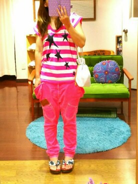 「アイテム（音楽/本・雑誌、レッド系）」を使った、yasuyoさん（レディース・158cm）の夏コーディネート