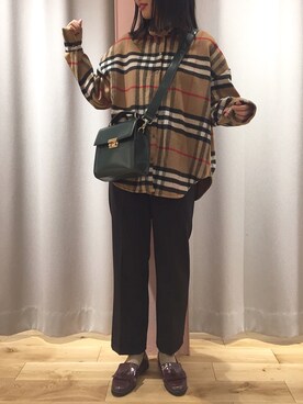 「archives（アルシーヴ）のガラスPUスクエアショルダーバック（ショルダーバッグ）」を使った、るこ。さん（レディース・170cm）の秋コーディネート