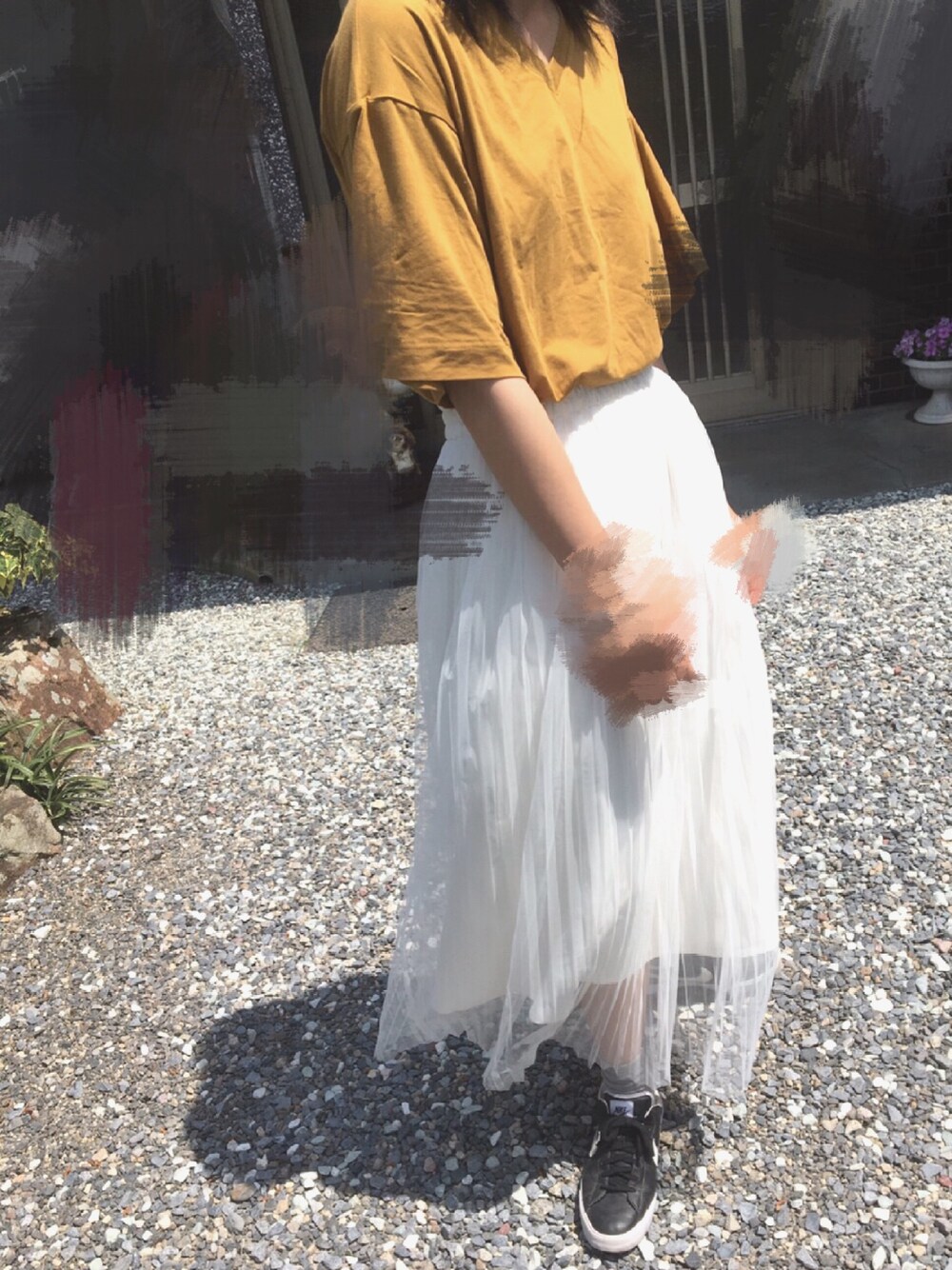 「休日スタイル、ootd、プチプラ、夏、GU、Vネック、プリーツスカート」｜「UNIQLOのアイテム（Tシャツ/カットソー、オレンジ系）」を使った、카즈나ㅎㅎさん（レディース・170cm）の春コーディネートの1枚目の写真