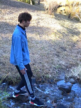 「UNIQLO（ユニクロ）のアイテム（その他トップス、ブラック系）」を使った、Ryobeさん（メンズ・188cm）の秋コーディネート