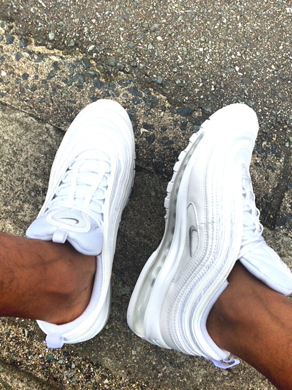 「NIKE AIR MAX、air max 97」｜「NIKEのNIKE: AIR MAX 97（スニーカー、ホワイト系）」を使った、 たっくんさん（メンズ・175cm）の夏コーディネートの1枚目の写真