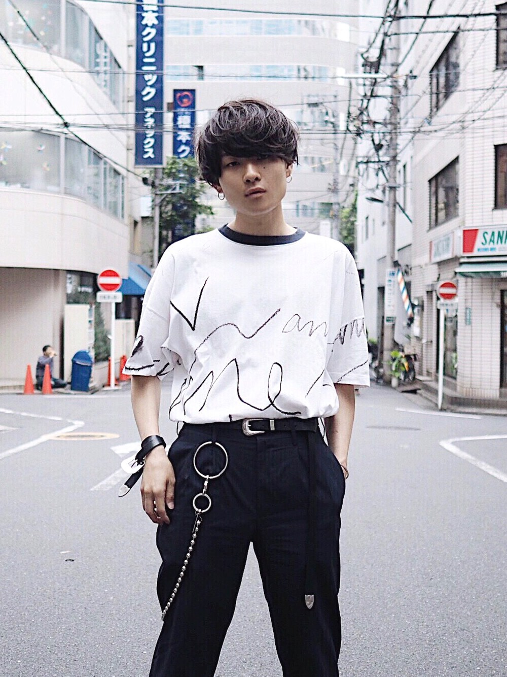 「夏、ootd、ビッグT、シンプルコーデ、STUDIOUS、STUDIOUS SELECT(STUDIOUS SELECT)」｜「Name.のアイテム（Tシャツ/カットソー、ホワイト系）」を使った、Ryoさん（メンズ・168cm）の夏コーディネートの1枚目の写真