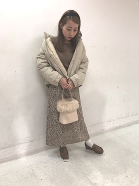 「消えそうな色コーデ」｜「アイテム（ダウンジャケット/コート）」を使った、たかがきゆうりさん（レディース・161cm）の秋コーディネート