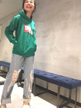 「ロゴパーカー」｜「アイテム（スウェット）」を使った、Naruさん（レディース・161cm）の秋コーディネート