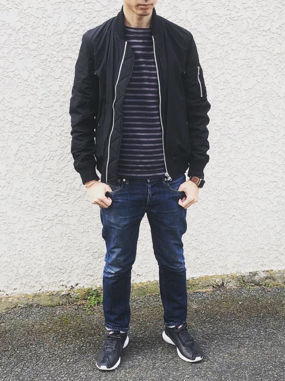 「NIKE、MA-1、fragmentdesign、sacai、APC、ボーダー」｜「A.P.C.のPETIT STANDARD/15OFF プチスタンダード（デニムパンツ、ブルー系）」を使った、tkymst_lさん（メンズ・175cm）の冬コーディネートの1枚目の写真