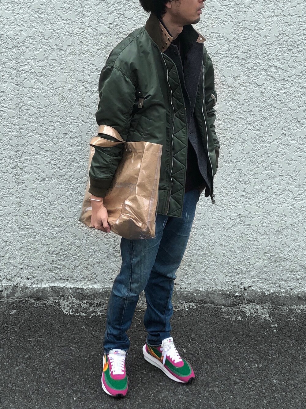 「おしゃれさんと繋がりたい、カジュアルコーデ、休日スタイル、今日のコーデ」｜「COMME des GARCONSのアイテム（トートバッグ、ベージュ系）」を使った、tkymst_lさん（メンズ・175cm）の春コーディネートの1枚目の写真