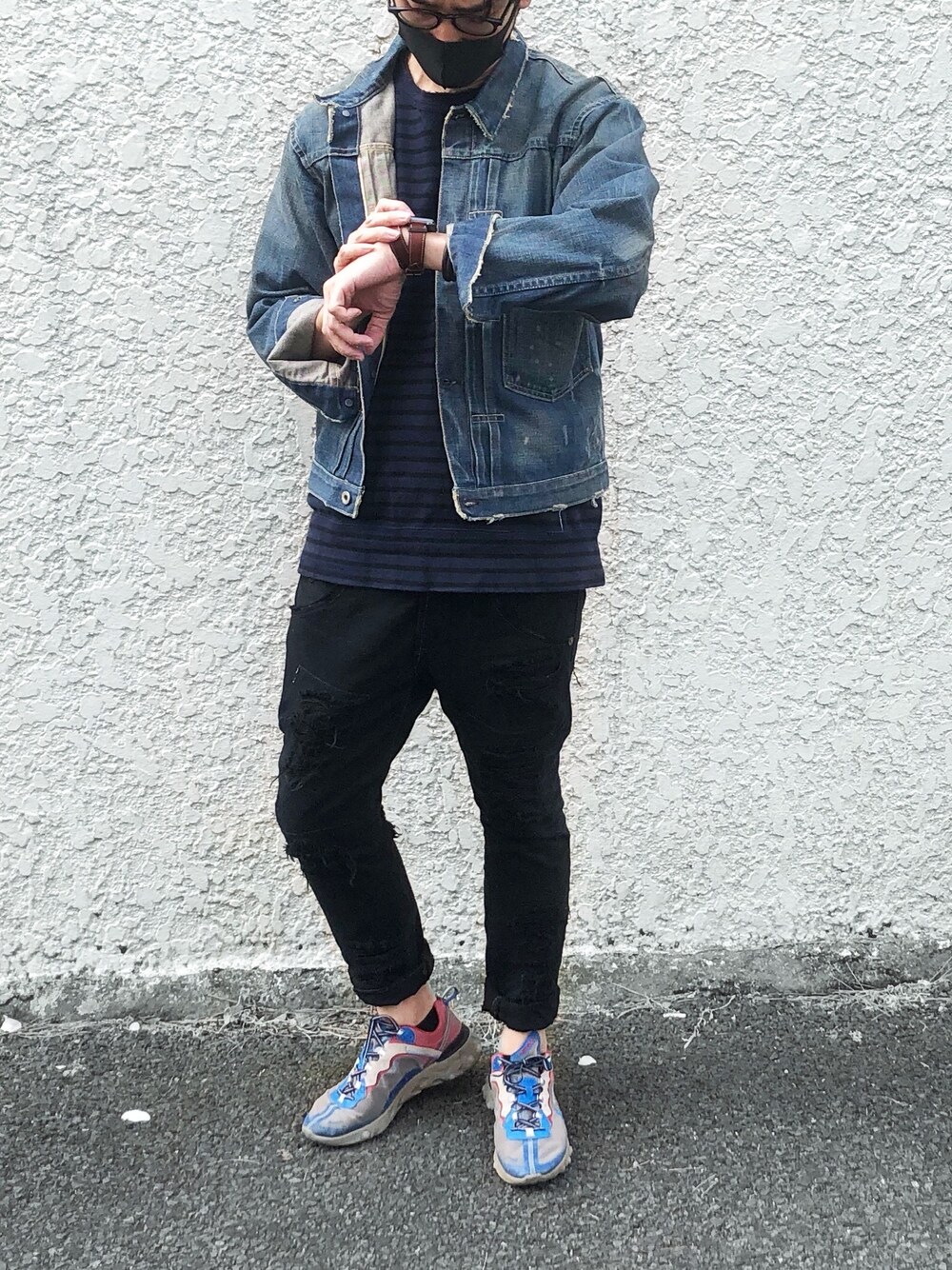 「おしゃれさんと繋がりたい、オトナカジュアル、ビッグシルエット」｜「Levi’s REDのアイテム（デニムパンツ、ブラック系）」を使った、tkymst_lさん（メンズ・175cm）の春コーディネートの1枚目の写真