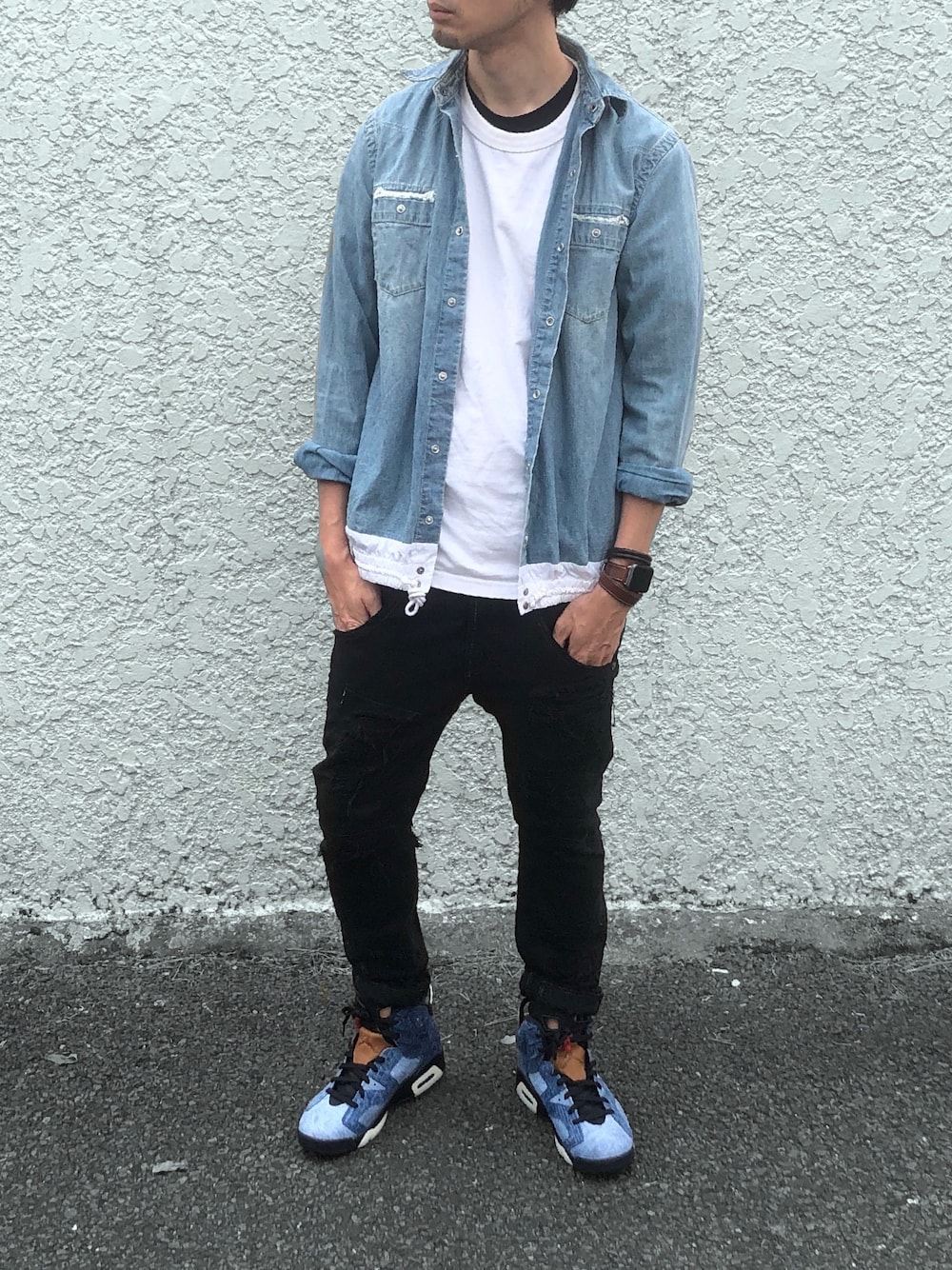 「sacai、きれいめカジュアル、春コーデ、いいね、save、フォローお願いします🤑、スニーカー、Jordan、jordan6、NIKE」｜「Levi’s REDのアイテム（デニムパンツ、ブラック系）」を使った、tkymst_lさん（メンズ・175cm）の春コーディネートの1枚目の写真