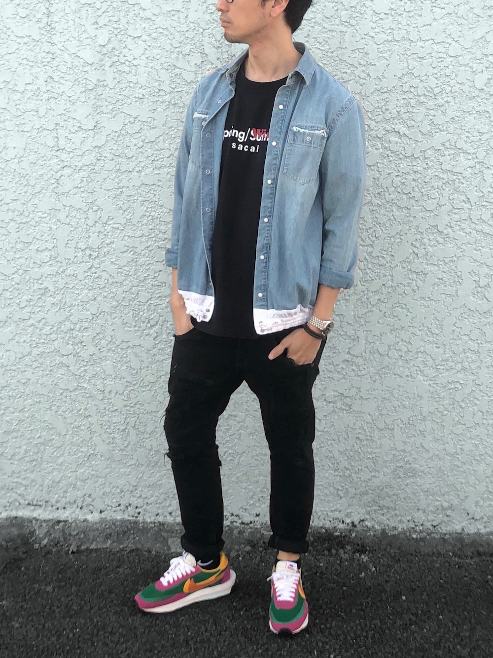 「sacai、秋コーデ、大人カジュアル、NIKE」｜「Sacaiのアイテム（Tシャツ/カットソー、レッド系）」を使った、tkymst_lさん（メンズ・175cm）の秋コーディネートの1枚目の写真
